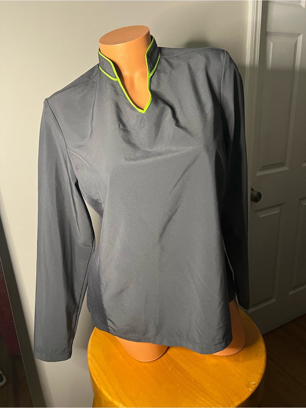 Cherokee Gray Long-Sleeve V-Notch Top with Neon Green Trim M Uniform